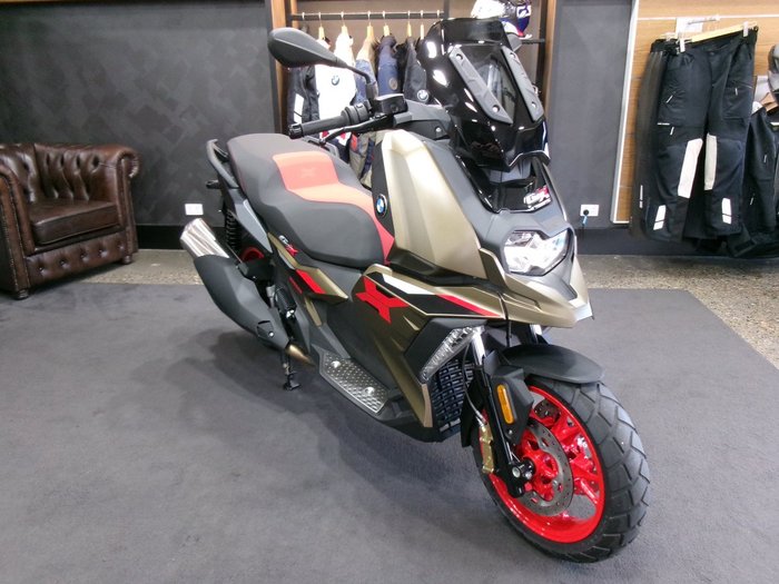 2025 BMW Motorrad C 400 X ION KALAMATA METALLIC MATT