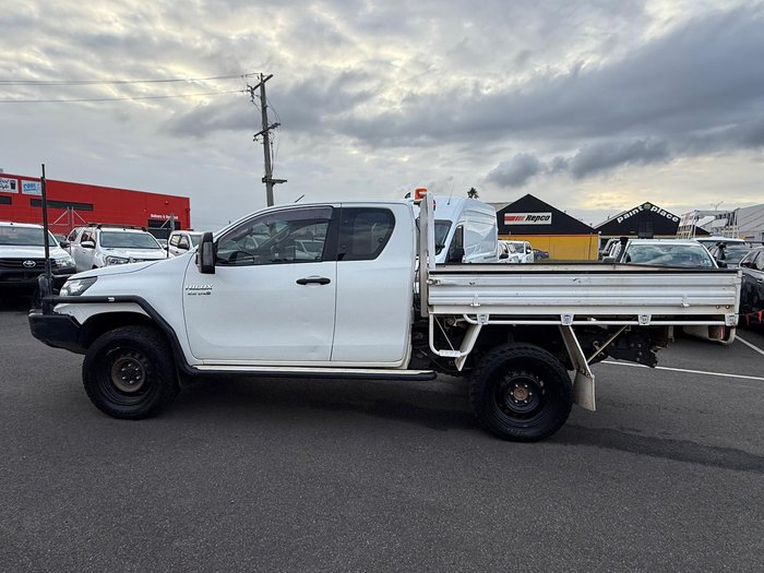 2019 Toyota Hilux SR