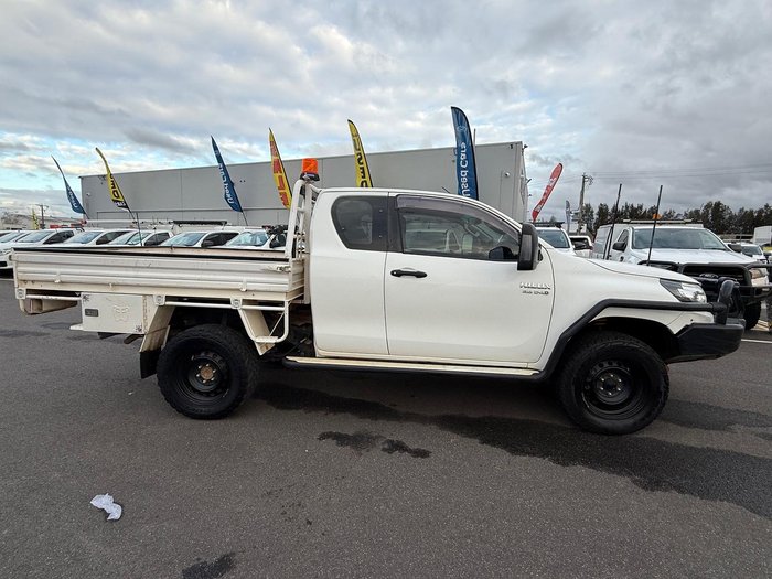2019 Toyota Hilux SR