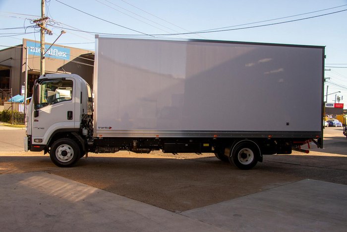 2025 Isuzu F Series FRR 110-240 White