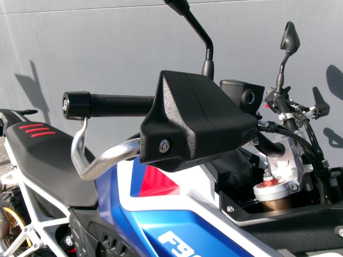 2025 BMW Motorrad F 900 GS ENDURO LIGHT WHITE/RACING BLUE METALLIC/RACING RED