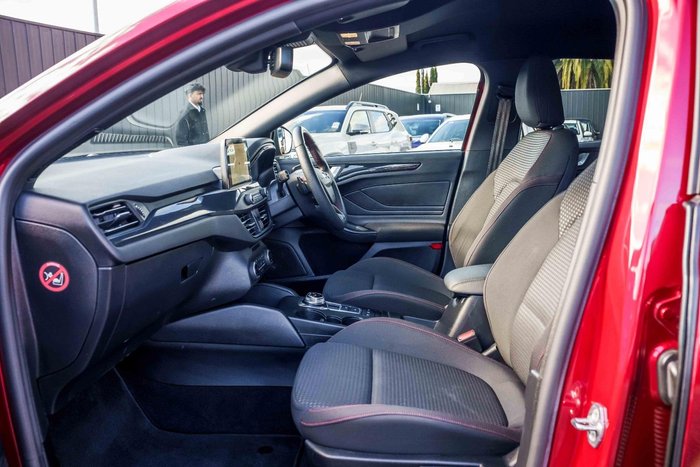 2020 Ford Focus ST-Line