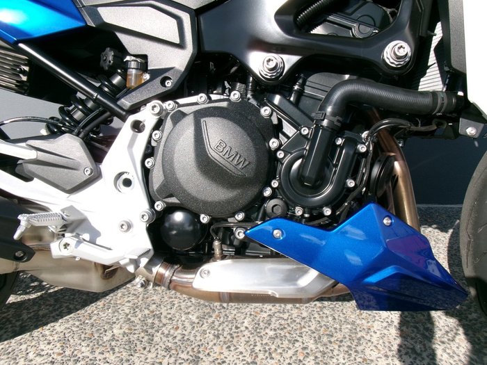 2025 BMW Motorrad F 900 R SPORT RACINGBLUE METALLIC