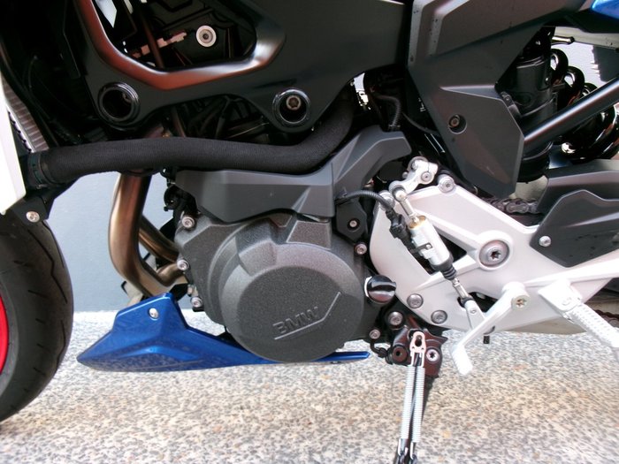 2025 BMW Motorrad F 900 R SPORT RACINGBLUE METALLIC