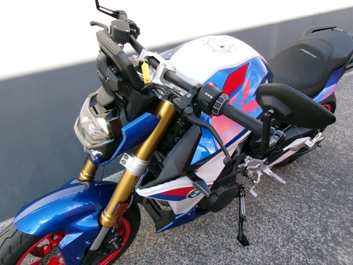 2025 BMW Motorrad F 900 R SPORT RACINGBLUE METALLIC