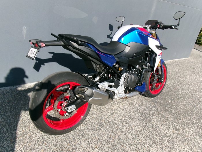 2025 BMW Motorrad F 900 R SPORT RACINGBLUE METALLIC