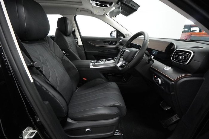 2025 Jaecoo J8 Track