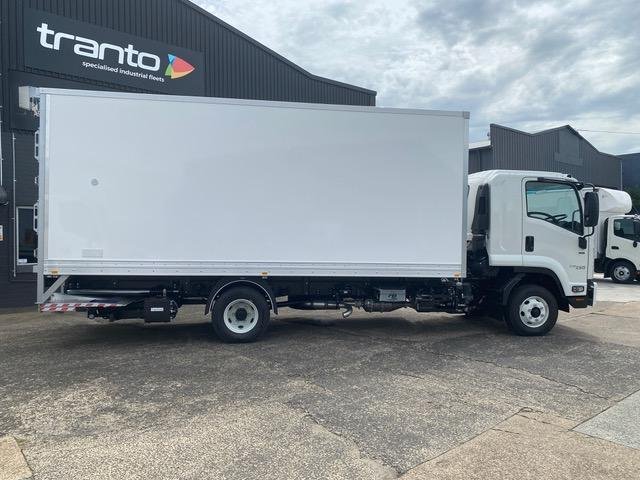 2025 Isuzu F Series FRR110-240 White