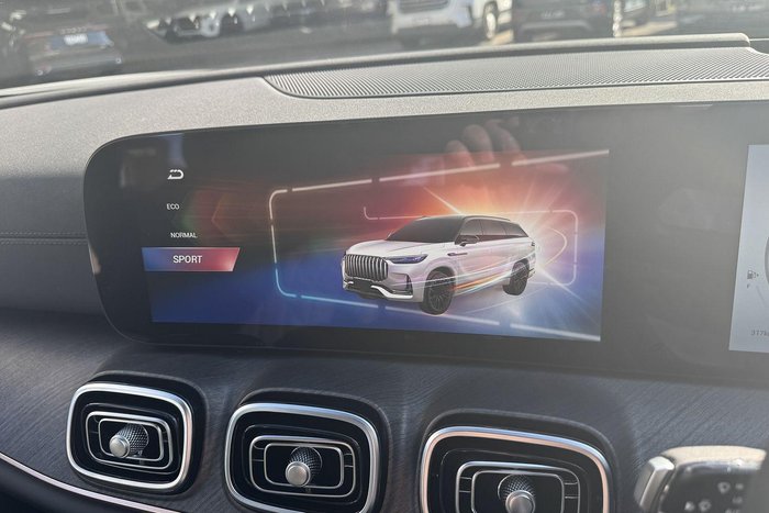 2025 Jaecoo J8 Track