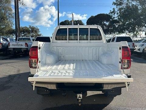 2023 Toyota Hilux SR