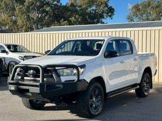 2023 Toyota Hilux SR