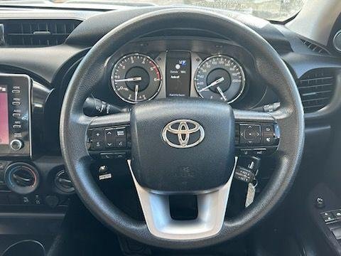 2023 Toyota Hilux SR