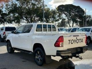 2023 Toyota Hilux SR