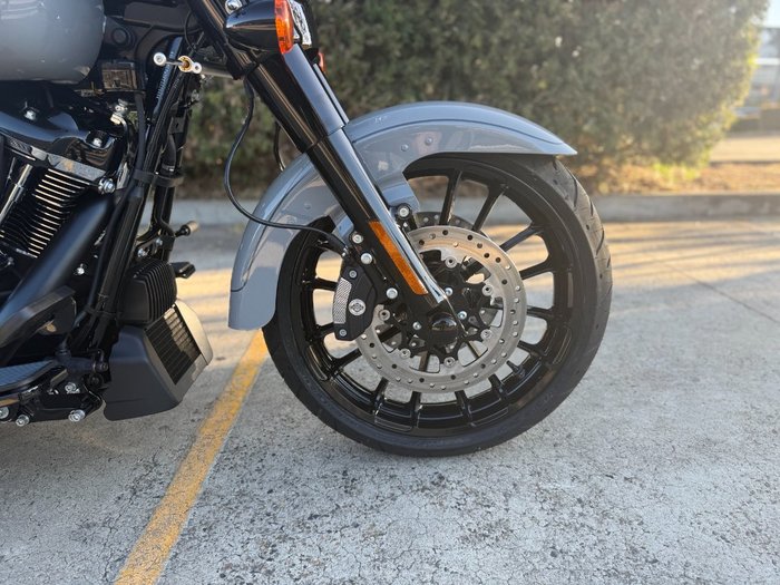 2024 Harley-davidson FLRT FREEWHEELER Billiard Gray