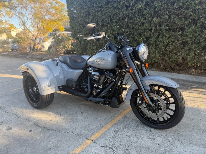 2024 Harley-davidson FLRT FREEWHEELER Billiard Gray
