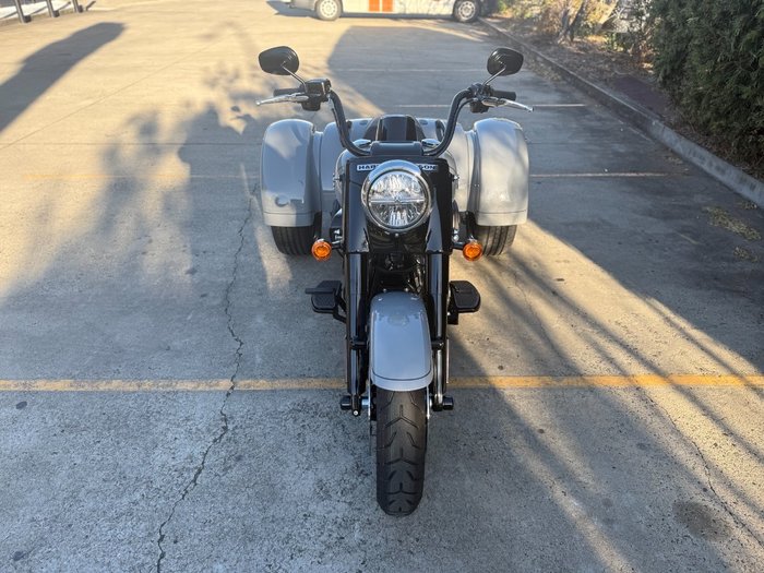 2024 Harley-davidson FLRT FREEWHEELER Billiard Gray