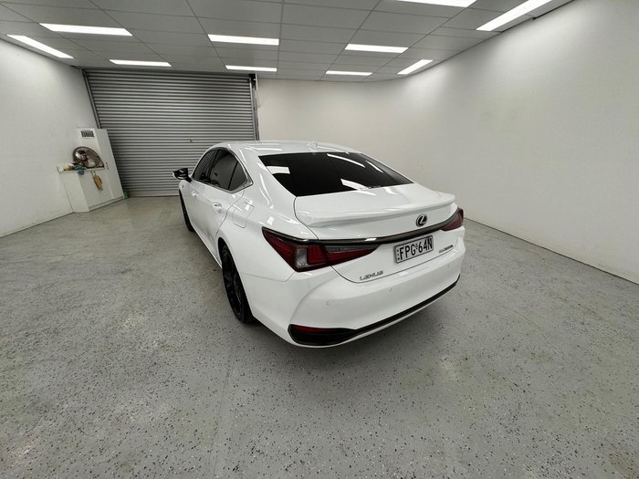 2022 Lexus ES 300h F Sport AXZH10R White Nova