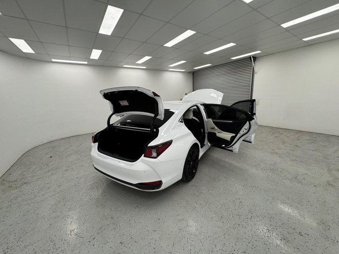 2022 Lexus ES 300h F Sport AXZH10R White Nova