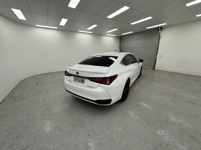 2022 Lexus ES 300h F Sport AXZH10R White Nova