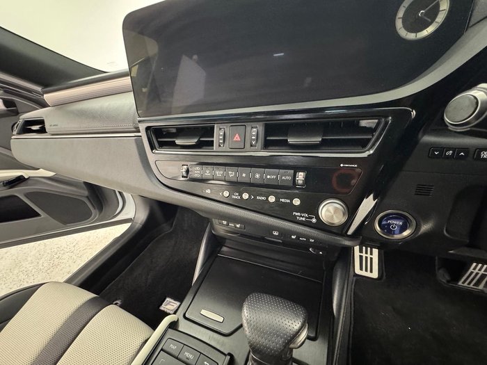 2022 Lexus ES 300h F Sport AXZH10R White Nova