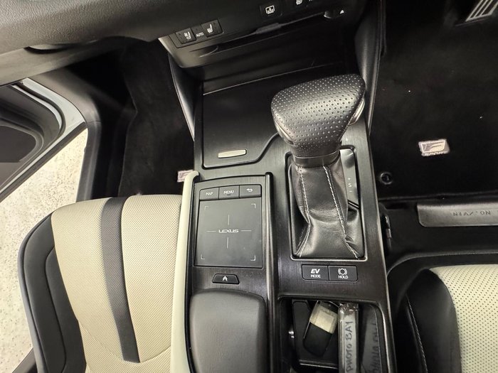 2022 Lexus ES 300h F Sport AXZH10R White Nova
