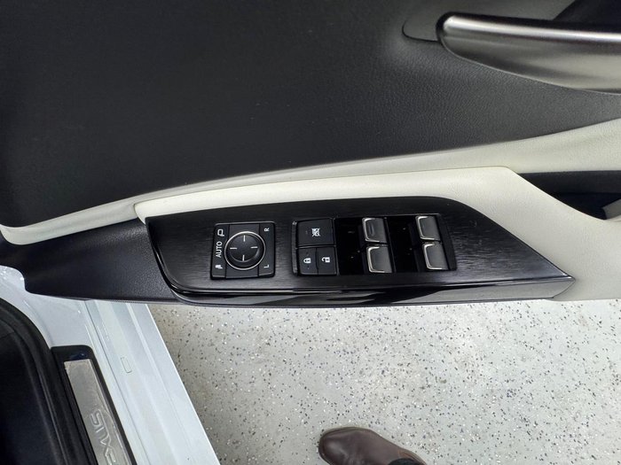 2022 Lexus ES 300h F Sport AXZH10R White Nova