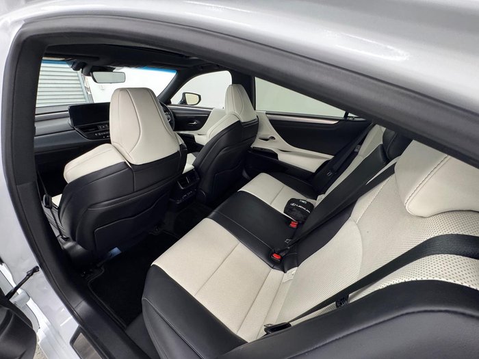 2022 Lexus ES 300h F Sport AXZH10R White Nova