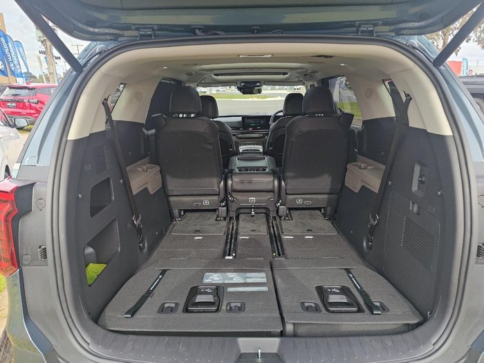 2024 Kia Carnival GT-Line HEV