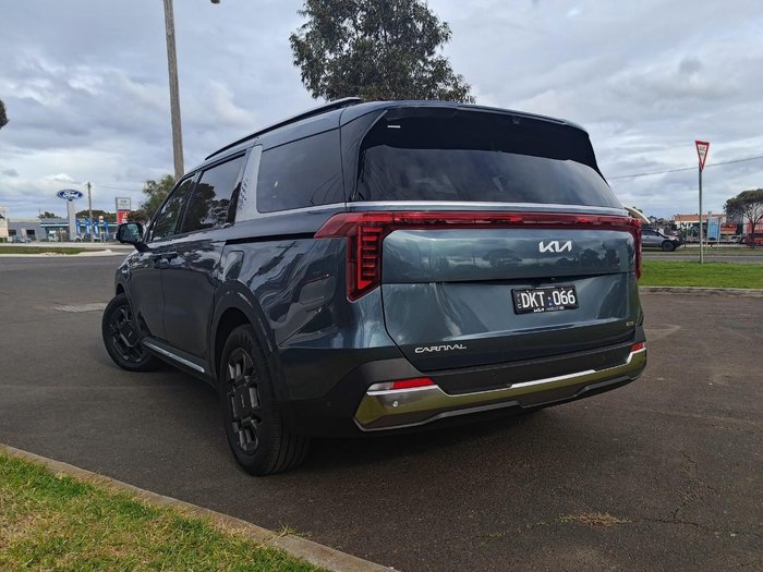 2024 Kia Carnival GT-Line HEV