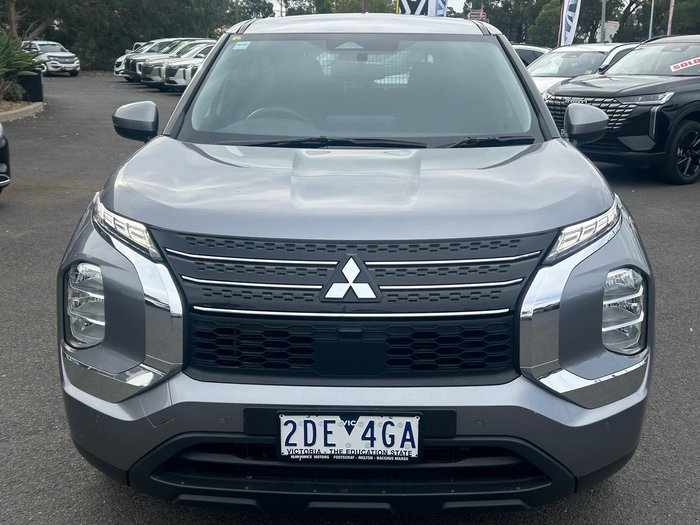 2022 Mitsubishi Outlander ES