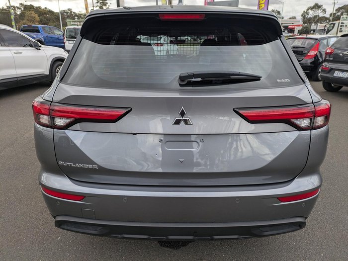 2022 Mitsubishi Outlander ES