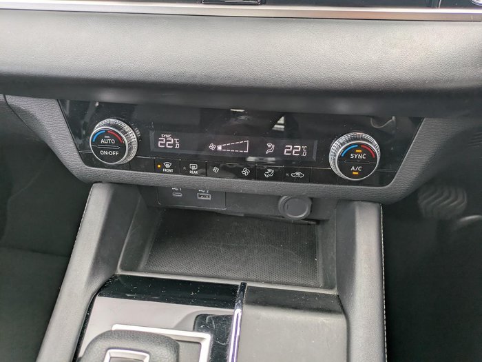 2022 Mitsubishi Outlander ES