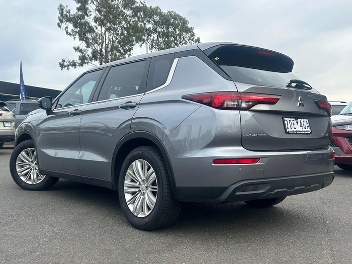 2022 Mitsubishi Outlander ES