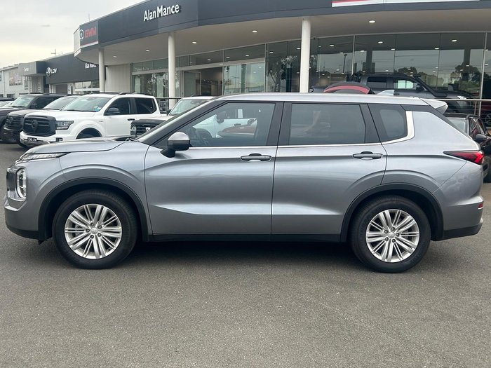 2022 Mitsubishi Outlander ES