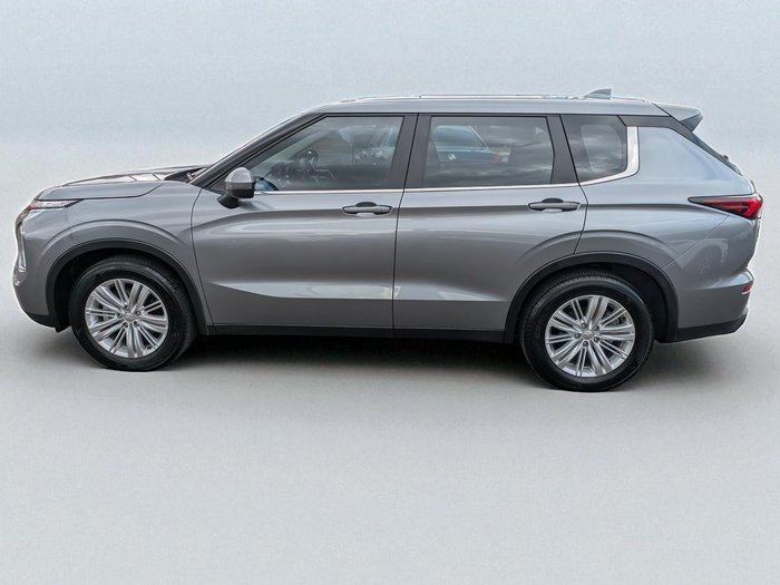 2022 Mitsubishi Outlander ES