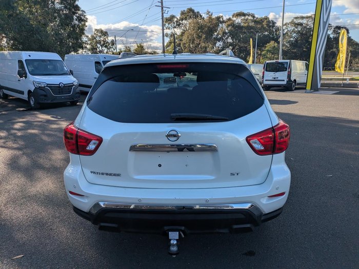 2019 Nissan Pathfinder ST