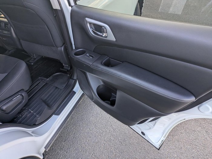 2019 Nissan Pathfinder ST