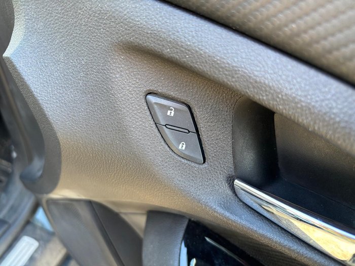2016 Holden Commodore SV6 Black