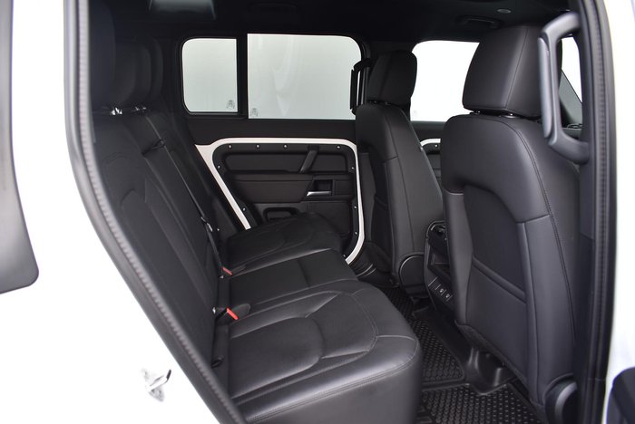 2024 Land Rover Defender 110 D350 X-Dynamic SE L663 MY25.5 AWD Fuji White