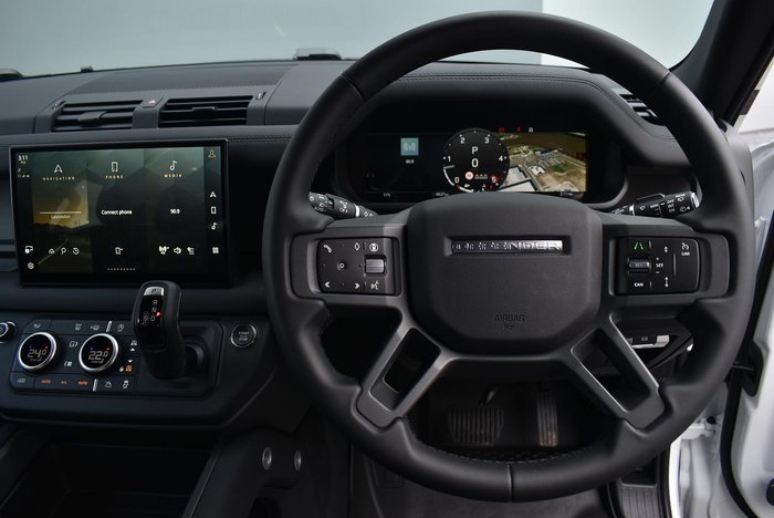2025 Land Rover Defender 110 D350 X-Dynamic SE