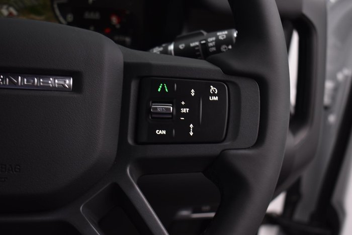 2025 Land Rover Defender 110 D350 X-Dynamic SE