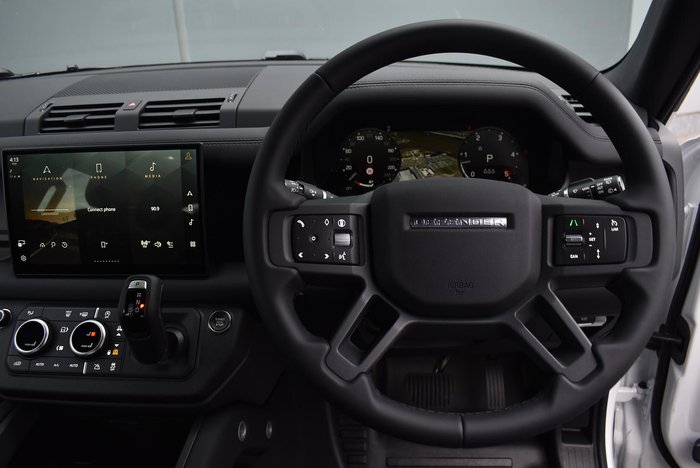 2025 Land Rover Defender 110 D350 X-Dynamic SE L663 MY25.5 AWD Fuji White