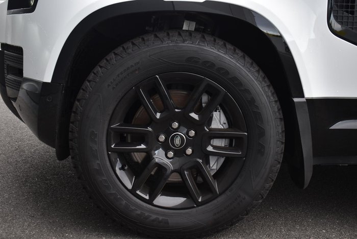 2025 Land Rover Defender 110 D350 X-Dynamic SE
