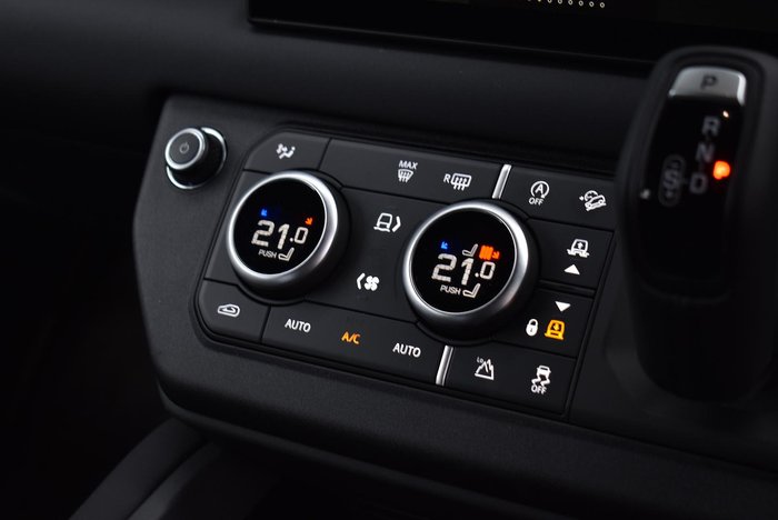 2025 Land Rover Defender 110 D350 X-Dynamic SE