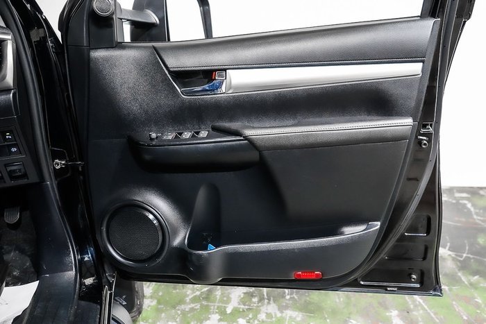 2021 Toyota Hilux SR5