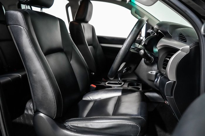2021 Toyota Hilux SR5