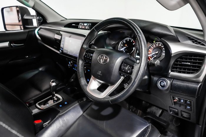 2021 Toyota Hilux SR5