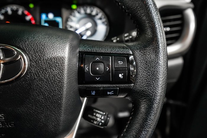 2021 Toyota Hilux SR5
