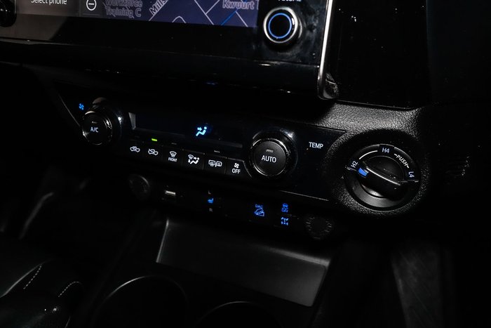 2021 Toyota Hilux SR5