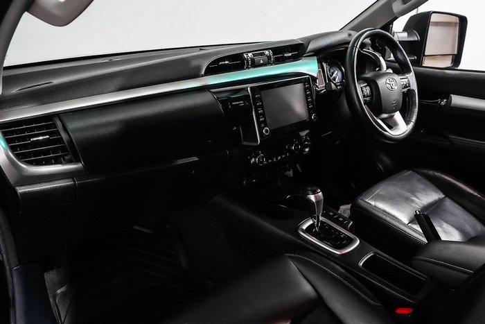 2021 Toyota Hilux SR5